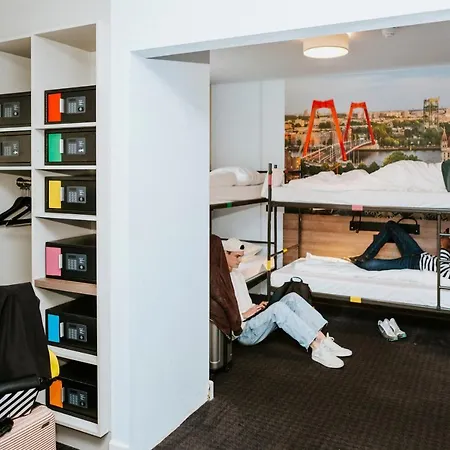 Hotel Teleport